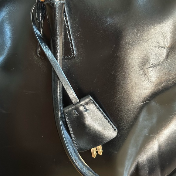 Prada Classic Medium Leather Handbag in Like New Condition - Picture 11 of 15